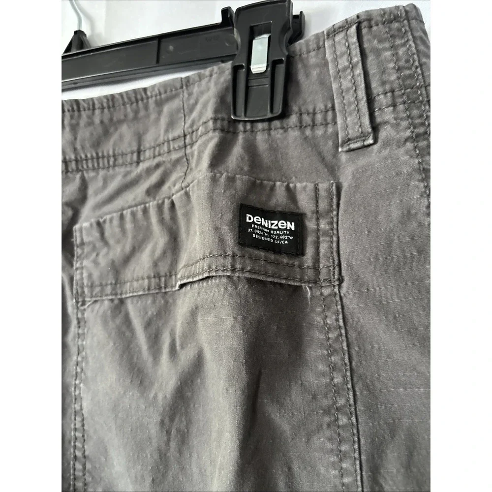 Levis excellent no